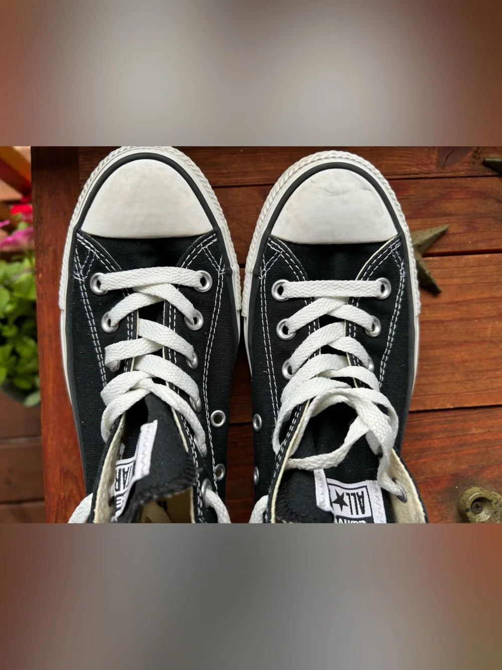 Converse All Star Chuck Taylor Low Top Sneakers - Black and White  M7 / W9
